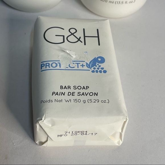 3 pieces of new G&H bath‎ products Nourish Body Wash refresh body milk bar soap - Picture 3 of 3